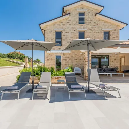 Di Ada - Modern Design - Airco, Private Pool & Near The