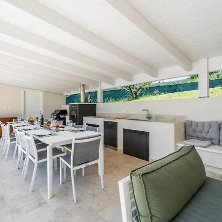 Vila Di Ada - Modern Design - Airco, Private Pool & Near The