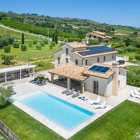 Di Ada - Modern Design - Airco, Private Pool & Near The Villa *