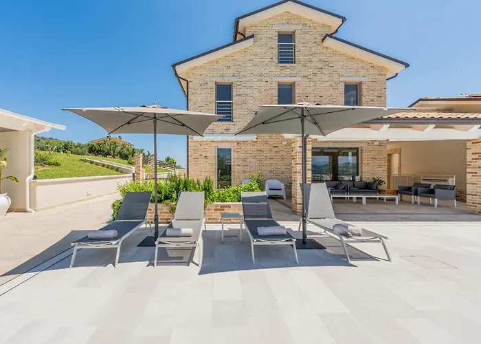 Di Ada - Modern Design - Airco, Private Pool & Near The