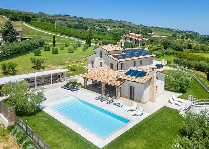 Di Ada - Modern Design - Airco, Private Pool & Near The Villa *